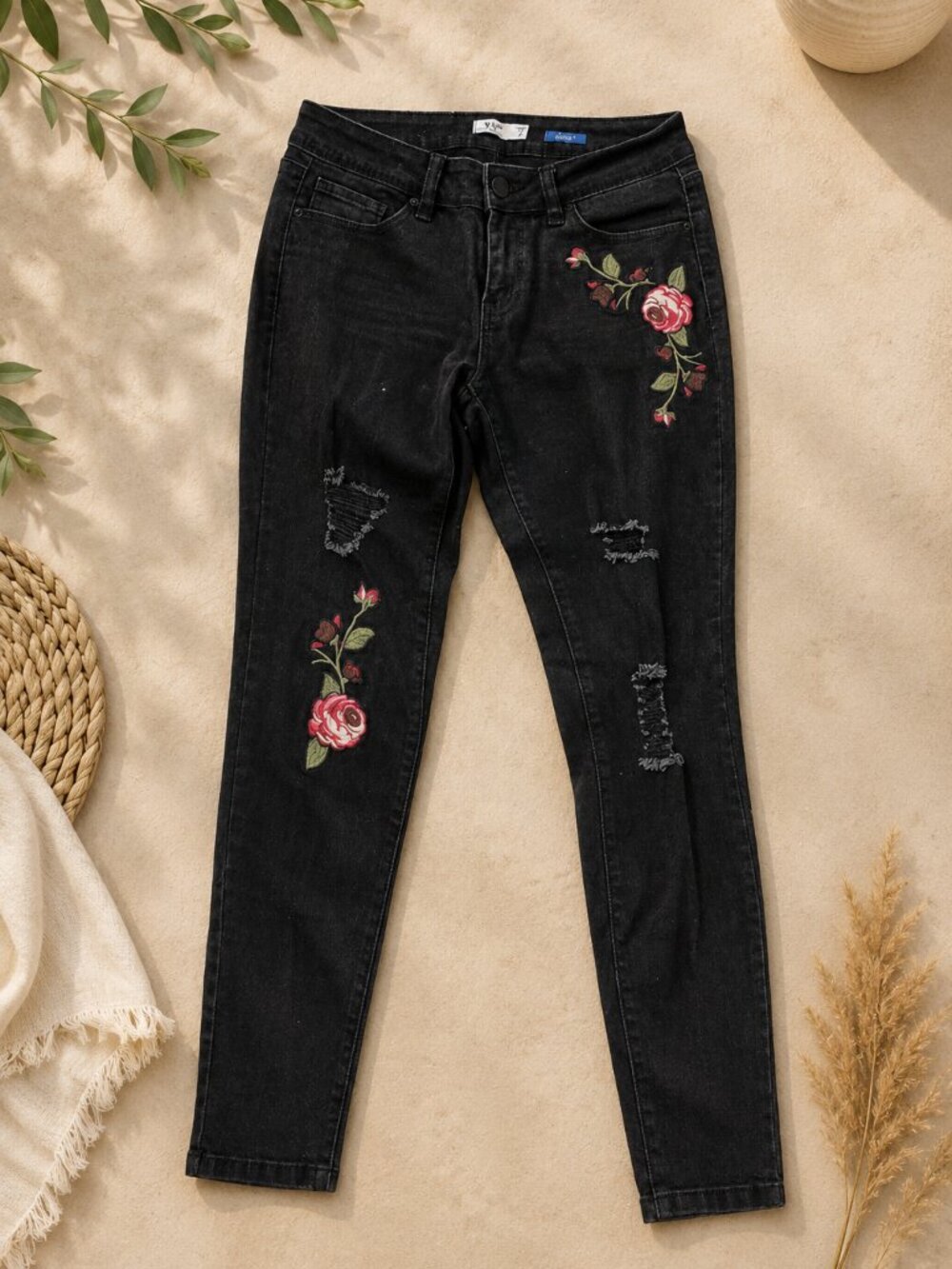 YMI Skinny Jeans Women 7 Black Denim Distressed Floral Embroidered Dark Wash
